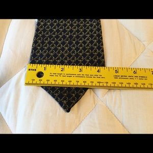 Hermès blue and gold vintage tie-